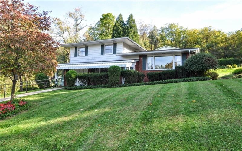 8 Homewood Dr, Charleroi, 15022, 3 Bedroom Bedrooms, 9 Room Rooms,2 BathroomBathrooms,Residential,For Sale,Homewood Dr,1777381