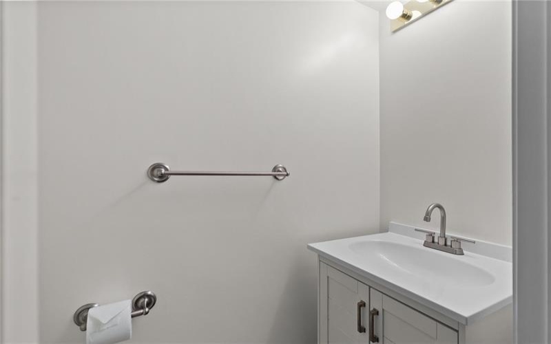 1136 Arrowhead Dr, Washington, 15301, 3 Bedroom Bedrooms, 7 Room Rooms,2.1 BathroomBathrooms,Residential,For Sale,Arrowhead Dr,1777392