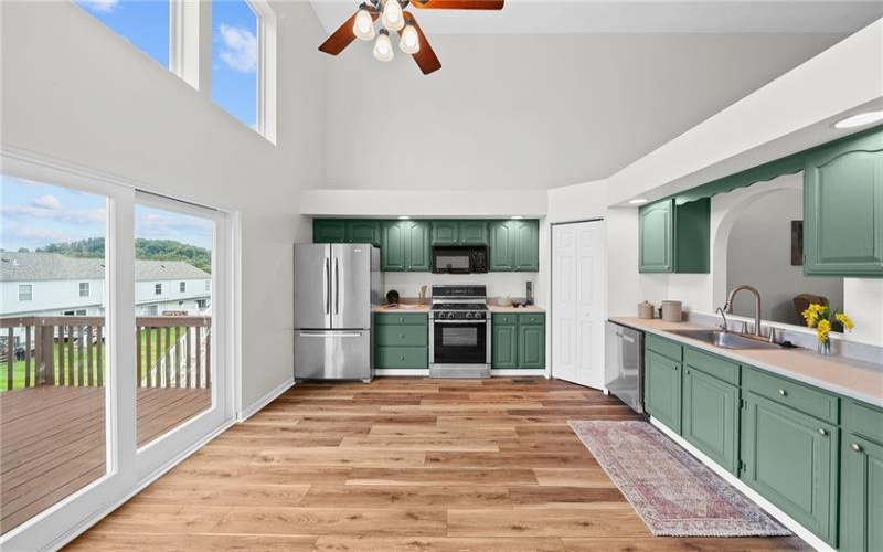 1136 Arrowhead Dr, Washington, 15301, 3 Bedroom Bedrooms, 7 Room Rooms,2.1 BathroomBathrooms,Residential,For Sale,Arrowhead Dr,1777392