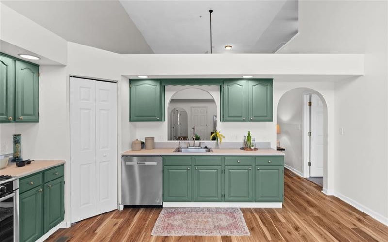 1136 Arrowhead Dr, Washington, 15301, 3 Bedroom Bedrooms, 7 Room Rooms,2.1 BathroomBathrooms,Residential,For Sale,Arrowhead Dr,1777392