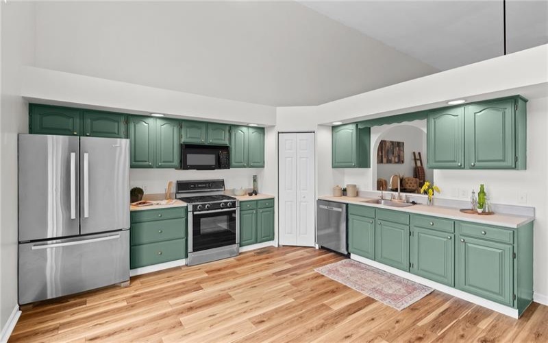 1136 Arrowhead Dr, Washington, 15301, 3 Bedroom Bedrooms, 7 Room Rooms,2.1 BathroomBathrooms,Residential,For Sale,Arrowhead Dr,1777392