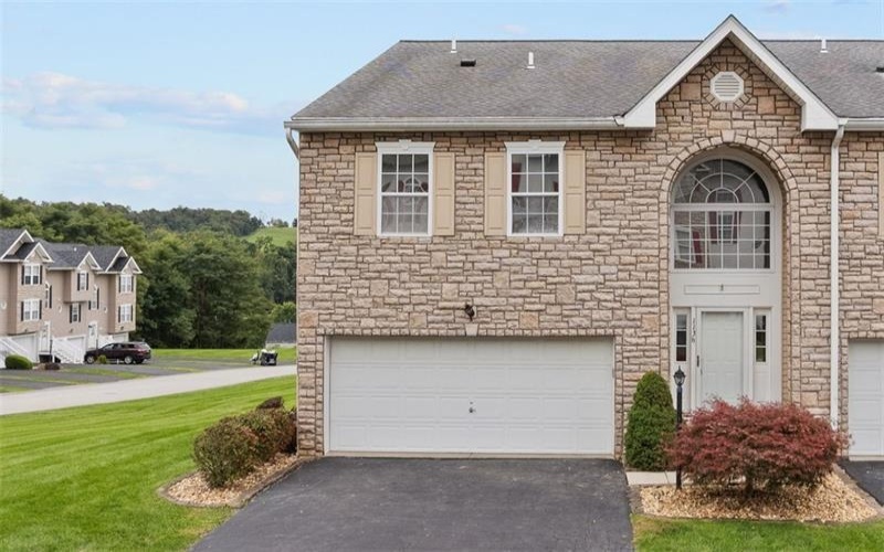 1136 Arrowhead Dr, Washington, 15301, 3 Bedroom Bedrooms, 7 Room Rooms,2.1 BathroomBathrooms,Residential,For Sale,Arrowhead Dr,1777392