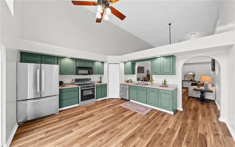 1136 Arrowhead Dr, Washington, 15301, 3 Bedroom Bedrooms, 7 Room Rooms,2.1 BathroomBathrooms,Residential,For Sale,Arrowhead Dr,1777392