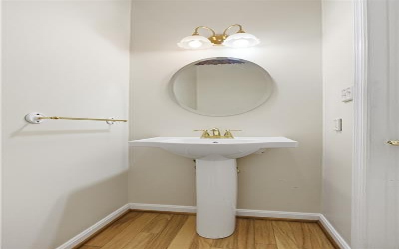 107 Boxwood Ct, Canonsburg, 15317, 2 Bedroom Bedrooms, 8 Room Rooms,2.1 BathroomBathrooms,Residential,For Sale,Boxwood Ct,1777393
