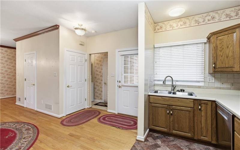 107 Boxwood Ct, Canonsburg, 15317, 2 Bedroom Bedrooms, 8 Room Rooms,2.1 BathroomBathrooms,Residential,For Sale,Boxwood Ct,1777393