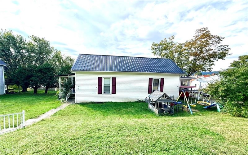 790 Bowlby St, Waynesburg, 15370, 2 Bedroom Bedrooms, ,1 BathroomBathrooms,Residential,For Sale,Bowlby St,1777416