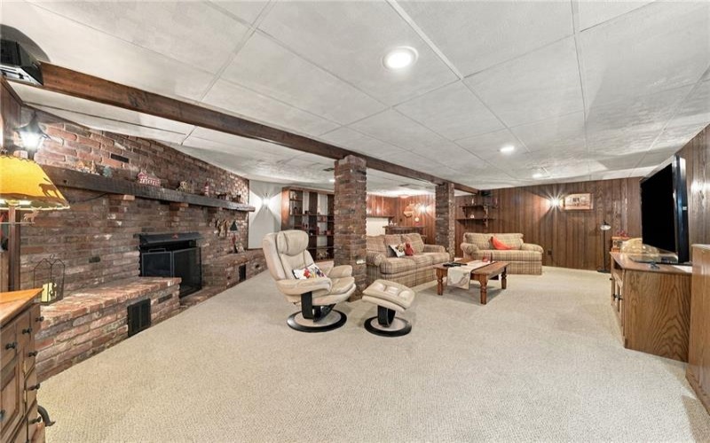 1450 Breakneck Road, 15425, 15425, 3 Bedroom Bedrooms, 11 Room Rooms,2.1 BathroomBathrooms,Residential,For Sale,Breakneck Road,1777477