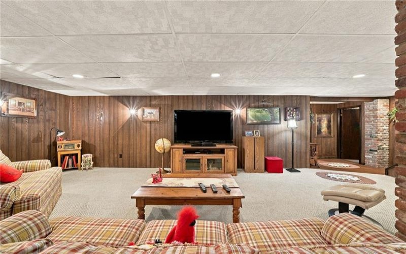 1450 Breakneck Road, 15425, 15425, 3 Bedroom Bedrooms, 11 Room Rooms,2.1 BathroomBathrooms,Residential,For Sale,Breakneck Road,1777477