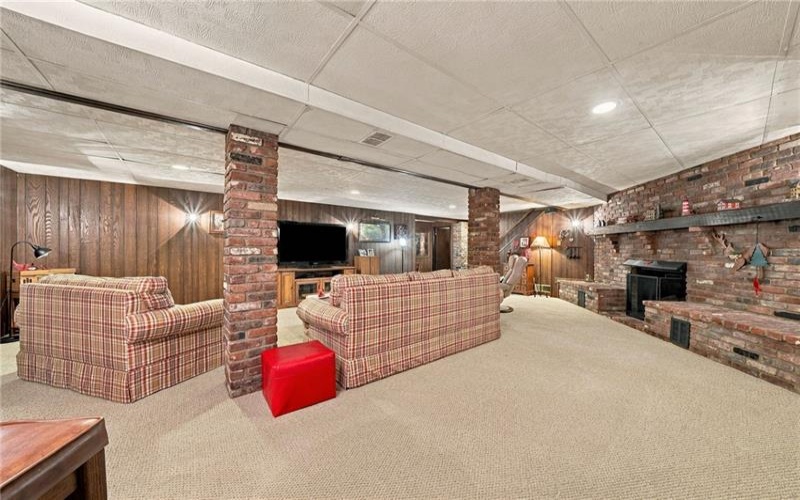 1450 Breakneck Road, 15425, 15425, 3 Bedroom Bedrooms, 11 Room Rooms,2.1 BathroomBathrooms,Residential,For Sale,Breakneck Road,1777477