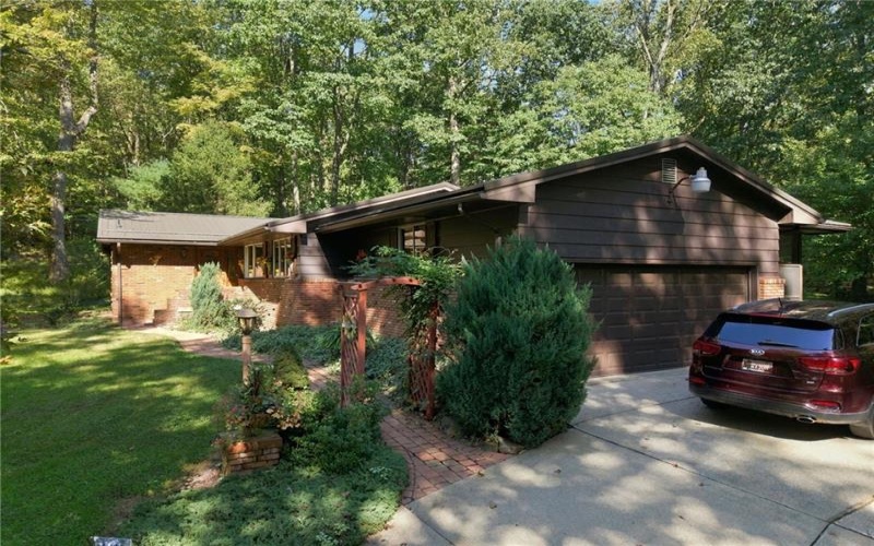 1450 Breakneck Road, 15425, 15425, 3 Bedroom Bedrooms, 11 Room Rooms,2.1 BathroomBathrooms,Residential,For Sale,Breakneck Road,1777477