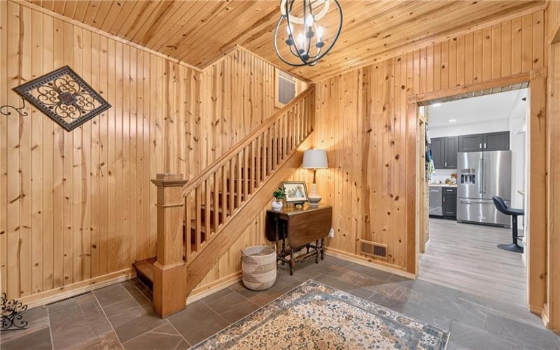 100 Thompson Ave, Donora, 15033, 4 Bedroom Bedrooms, 11 Room Rooms,2.1 BathroomBathrooms,Residential,For Sale,Thompson Ave,1776791