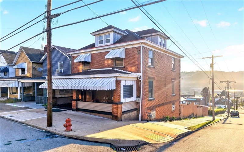 100 Thompson Ave, Donora, 15033, 4 Bedroom Bedrooms, 11 Room Rooms,2.1 BathroomBathrooms,Residential,For Sale,Thompson Ave,1776791