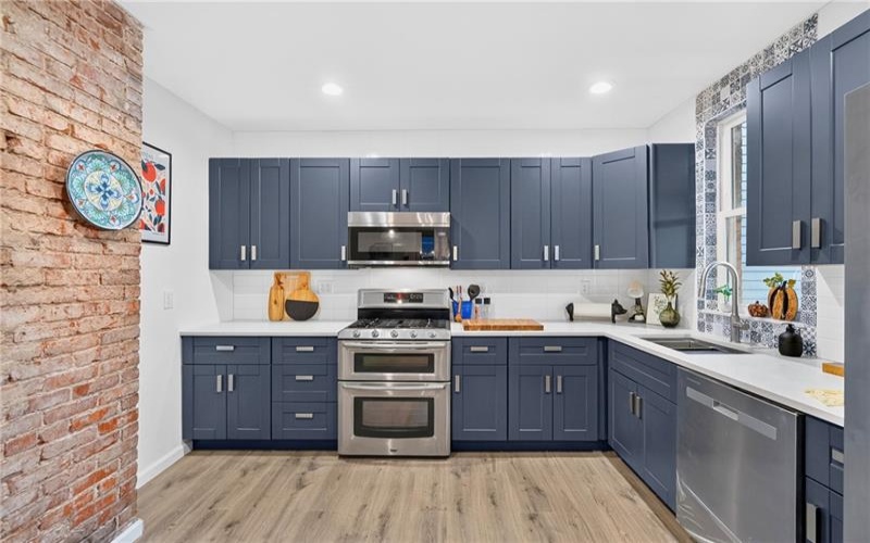 100 Thompson Ave, Donora, 15033, 4 Bedroom Bedrooms, 11 Room Rooms,2.1 BathroomBathrooms,Residential,For Sale,Thompson Ave,1776791