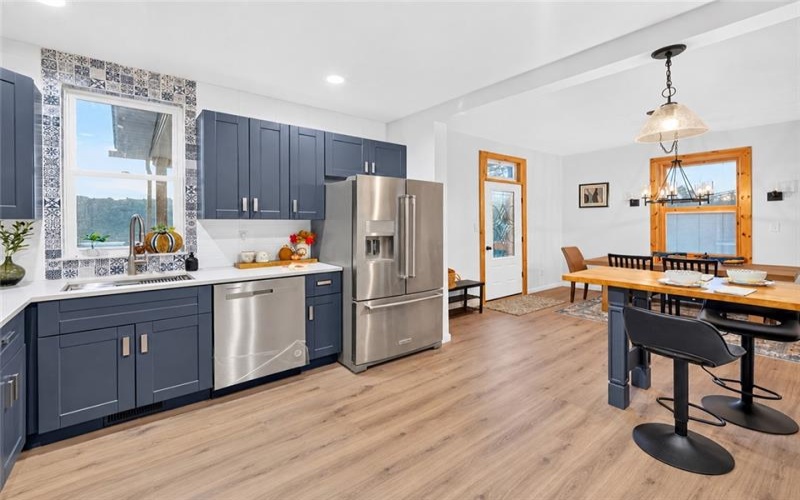 100 Thompson Ave, Donora, 15033, 4 Bedroom Bedrooms, 11 Room Rooms,2.1 BathroomBathrooms,Residential,For Sale,Thompson Ave,1776791