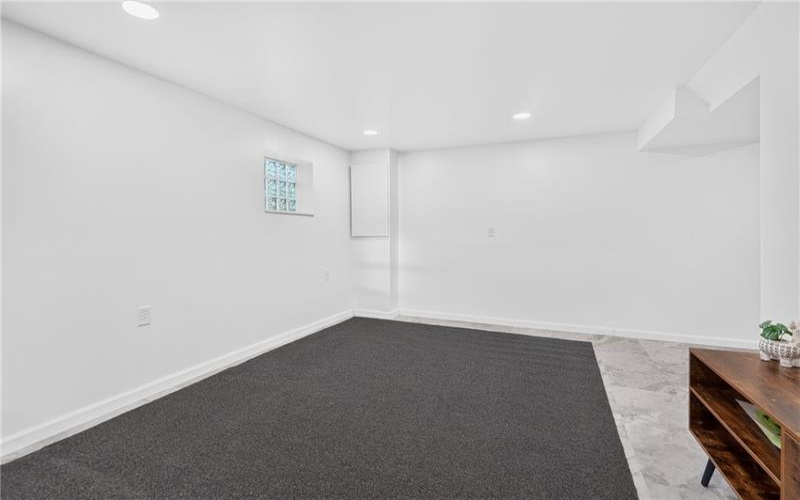 100 Thompson Ave, Donora, 15033, 4 Bedroom Bedrooms, 11 Room Rooms,2.1 BathroomBathrooms,Residential,For Sale,Thompson Ave,1776791