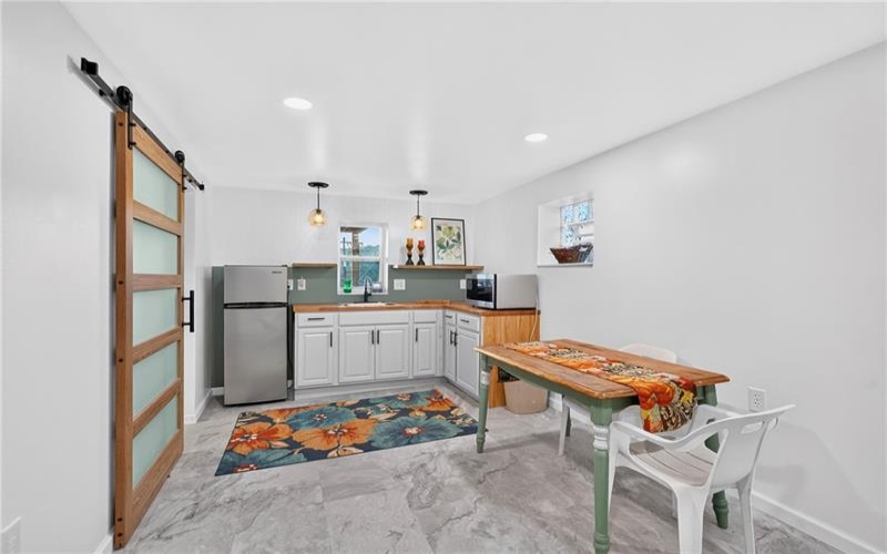 100 Thompson Ave, Donora, 15033, 4 Bedroom Bedrooms, 11 Room Rooms,2.1 BathroomBathrooms,Residential,For Sale,Thompson Ave,1776791