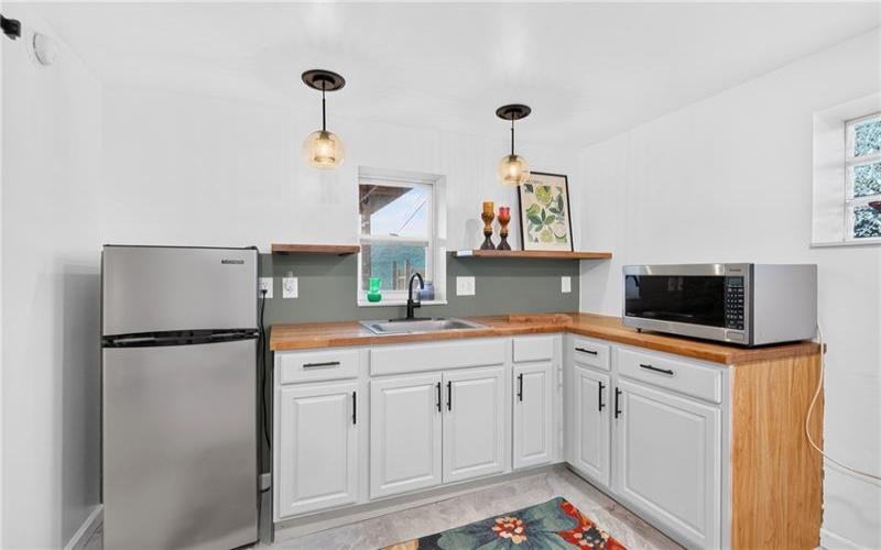100 Thompson Ave, Donora, 15033, 4 Bedroom Bedrooms, 11 Room Rooms,2.1 BathroomBathrooms,Residential,For Sale,Thompson Ave,1776791