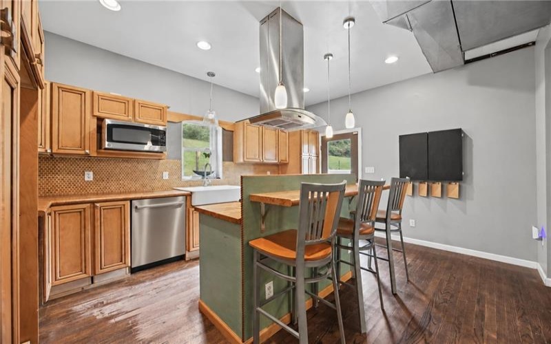 455 Rural Valley Rd, Claysville, 15323, 5 Bedroom Bedrooms, 12 Room Rooms,3.1 BathroomBathrooms,Residential,For Sale,Rural Valley Rd,1777329