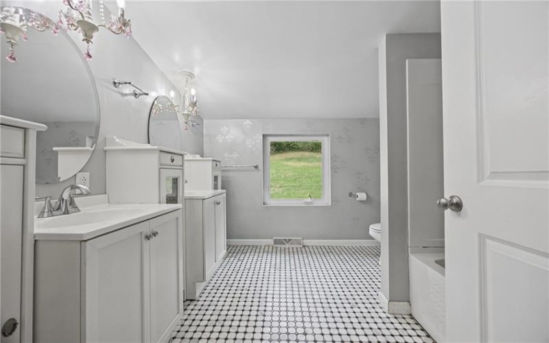 455 Rural Valley Rd, Claysville, 15323, 5 Bedroom Bedrooms, 12 Room Rooms,3.1 BathroomBathrooms,Residential,For Sale,Rural Valley Rd,1777329