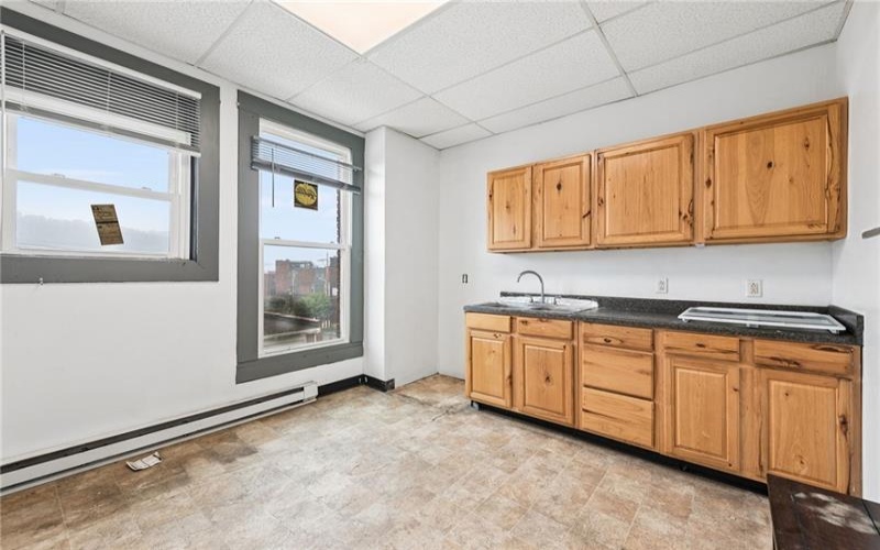 540 WASHINGTON AVE, CHARLEROI, 15022, 4 Bedroom Bedrooms, 8 Room Rooms,2 BathroomBathrooms,Residential,For Sale,WASHINGTON AVE,1777208