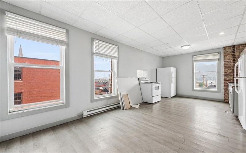 540 WASHINGTON AVE, CHARLEROI, 15022, 4 Bedroom Bedrooms, 8 Room Rooms,2 BathroomBathrooms,Residential,For Sale,WASHINGTON AVE,1777208