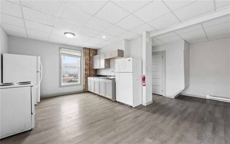 540 WASHINGTON AVE, CHARLEROI, 15022, 4 Bedroom Bedrooms, 8 Room Rooms,2 BathroomBathrooms,Residential,For Sale,WASHINGTON AVE,1777208