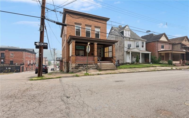 540 WASHINGTON AVE, CHARLEROI, 15022, 4 Bedroom Bedrooms, 8 Room Rooms,2 BathroomBathrooms,Residential,For Sale,WASHINGTON AVE,1777208