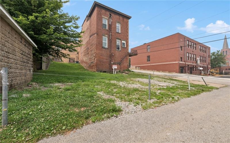540 WASHINGTON AVE, CHARLEROI, 15022, 4 Bedroom Bedrooms, 8 Room Rooms,2 BathroomBathrooms,Residential,For Sale,WASHINGTON AVE,1777208