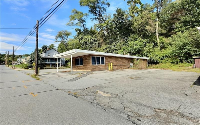 227 Southmont Blvd, 15905, 15905, ,Commercial-industrial-business,For Sale,Southmont Blvd,1777217