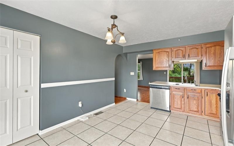 1112 Arrowhead Dr, Washington, 15301, 3 Bedroom Bedrooms, ,2.1 BathroomBathrooms,Residential,For Sale,Arrowhead Dr,1777526