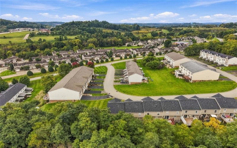 1112 Arrowhead Dr, Washington, 15301, 3 Bedroom Bedrooms, ,2.1 BathroomBathrooms,Residential,For Sale,Arrowhead Dr,1777526