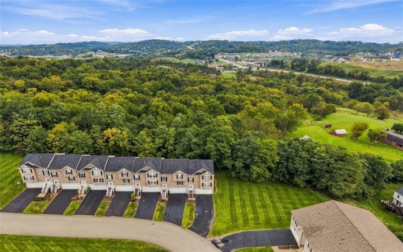 1112 Arrowhead Dr, Washington, 15301, 3 Bedroom Bedrooms, ,2.1 BathroomBathrooms,Residential,For Sale,Arrowhead Dr,1777526