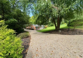 103 Highland Dr, McMurray, 15317, 3 Bedroom Bedrooms, 9 Room Rooms,2 BathroomBathrooms,Residential,For Sale,Highland Dr,1772402