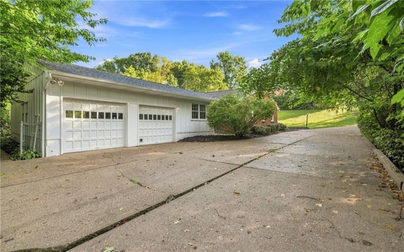 103 Highland Dr, McMurray, 15317, 3 Bedroom Bedrooms, 9 Room Rooms,2 BathroomBathrooms,Residential,For Sale,Highland Dr,1772402