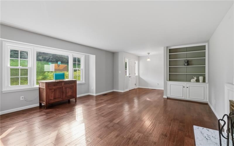 103 Highland Dr, McMurray, 15317, 3 Bedroom Bedrooms, 9 Room Rooms,2 BathroomBathrooms,Residential,For Sale,Highland Dr,1772402