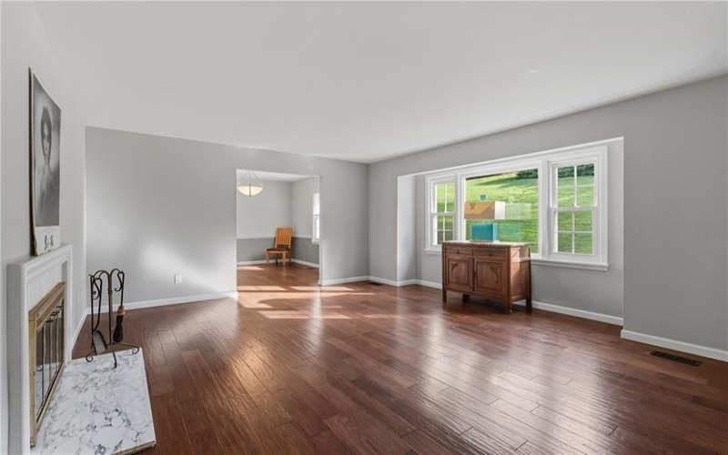 103 Highland Dr, McMurray, 15317, 3 Bedroom Bedrooms, 9 Room Rooms,2 BathroomBathrooms,Residential,For Sale,Highland Dr,1772402
