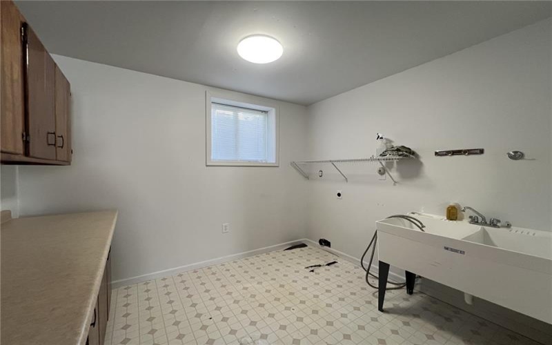 13 Dearth Ln, Uniontown, 15401, 4 Bedroom Bedrooms, ,1.1 BathroomBathrooms,Residential,For Sale,Dearth Ln,1777004
