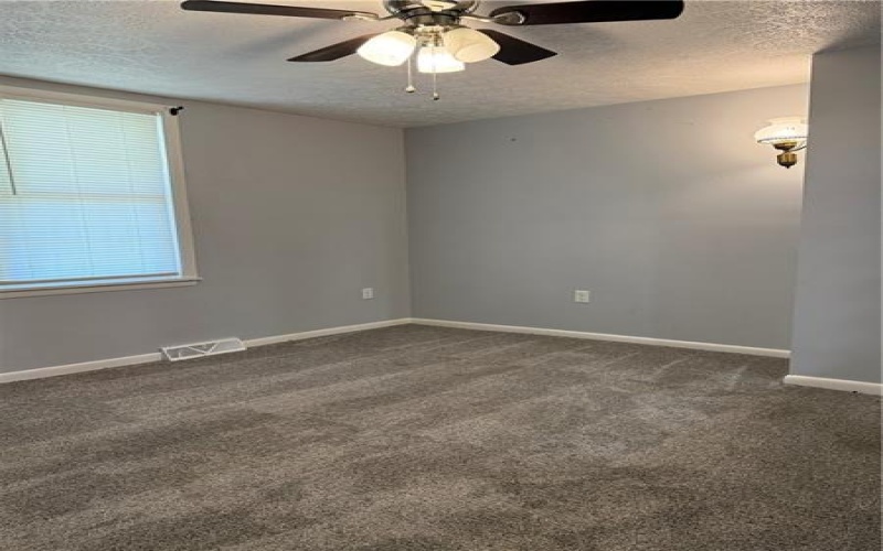 19 Studa Street, Burgettstown, 15021, 2 Bedroom Bedrooms, ,1 BathroomBathrooms,Lease,For Rent,Studa Street,1777646