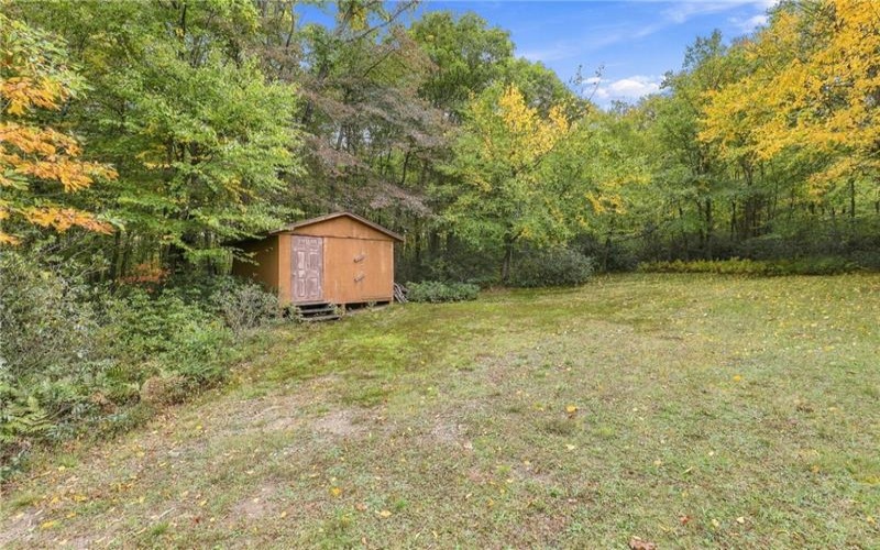 162 White Pine Lane, Cairnbrook, 15924, 3 Bedroom Bedrooms, ,2 BathroomBathrooms,Residential,For Sale,White Pine Lane,1777750