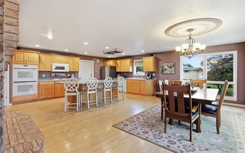 1411 John Dr, North Huntingdon, 15642, 3 Bedroom Bedrooms, 7 Room Rooms,3 BathroomBathrooms,Residential,For Sale,John Dr,1777812