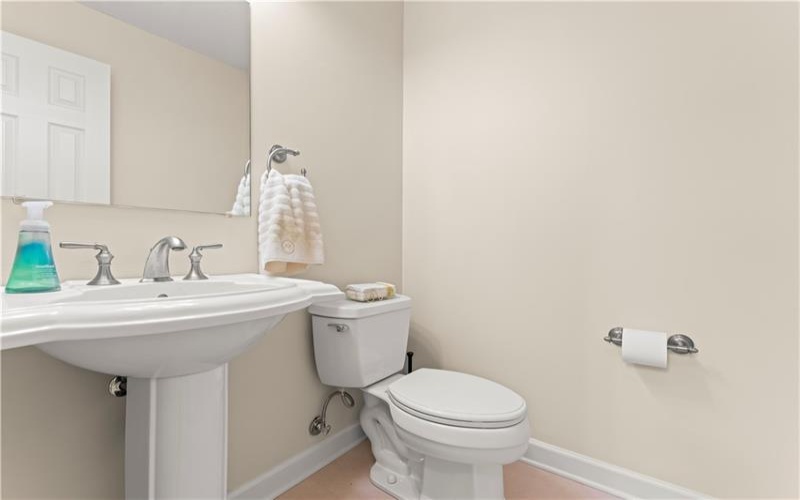 1053 Waterford Ct E, Canonsburg, 15317, 3 Bedroom Bedrooms, 8 Room Rooms,2.1 BathroomBathrooms,Residential,For Sale,Waterford Ct E,1777445