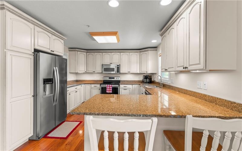 1053 Waterford Ct E, Canonsburg, 15317, 3 Bedroom Bedrooms, 8 Room Rooms,2.1 BathroomBathrooms,Residential,For Sale,Waterford Ct E,1777445