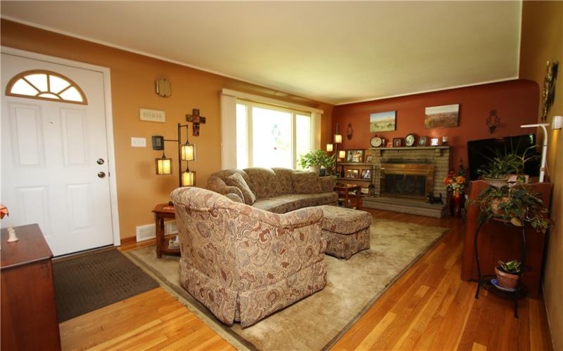 4239 Finleyville Elrama Road, Finleyville, 15332, 3 Bedroom Bedrooms, 9 Room Rooms,2 BathroomBathrooms,Residential,For Sale,Finleyville Elrama Road,1777786