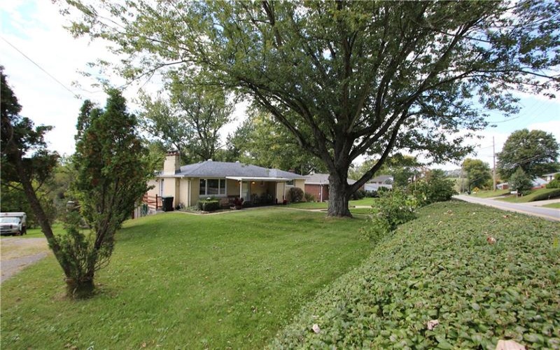 4239 Finleyville Elrama Road, Finleyville, 15332, 3 Bedroom Bedrooms, 9 Room Rooms,2 BathroomBathrooms,Residential,For Sale,Finleyville Elrama Road,1777786