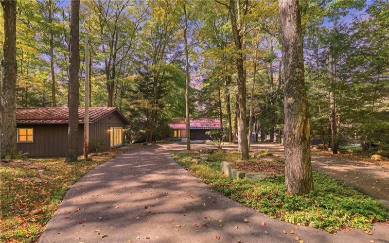 182 South Peninsula Drive, Central City, 15926, 3 Bedroom Bedrooms, ,2.2 BathroomBathrooms,Residential,For Sale,South Peninsula Drive,1777947