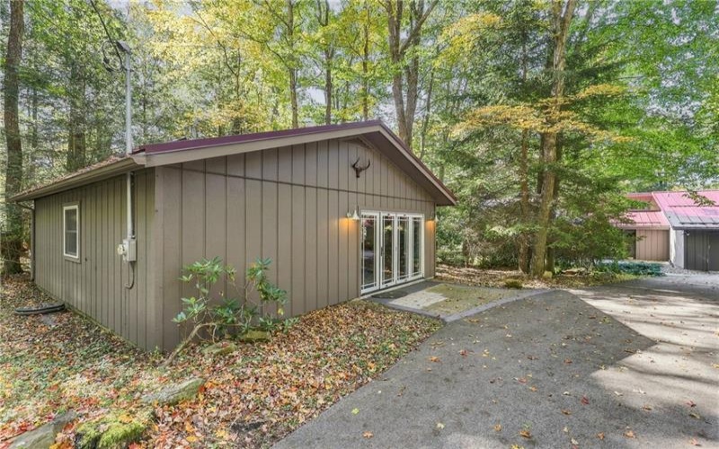 182 South Peninsula Drive, Central City, 15926, 3 Bedroom Bedrooms, ,2.2 BathroomBathrooms,Residential,For Sale,South Peninsula Drive,1777947