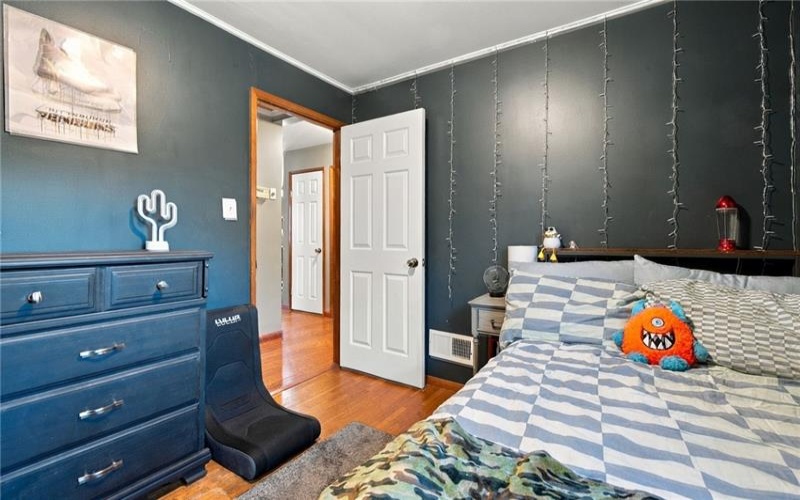 462 BARNEYS RUN ROAD, FREDERICKTOWN, 15333, 3 Bedroom Bedrooms, 8 Room Rooms,1.1 BathroomBathrooms,Residential,For Sale,BARNEYS RUN ROAD,1777218