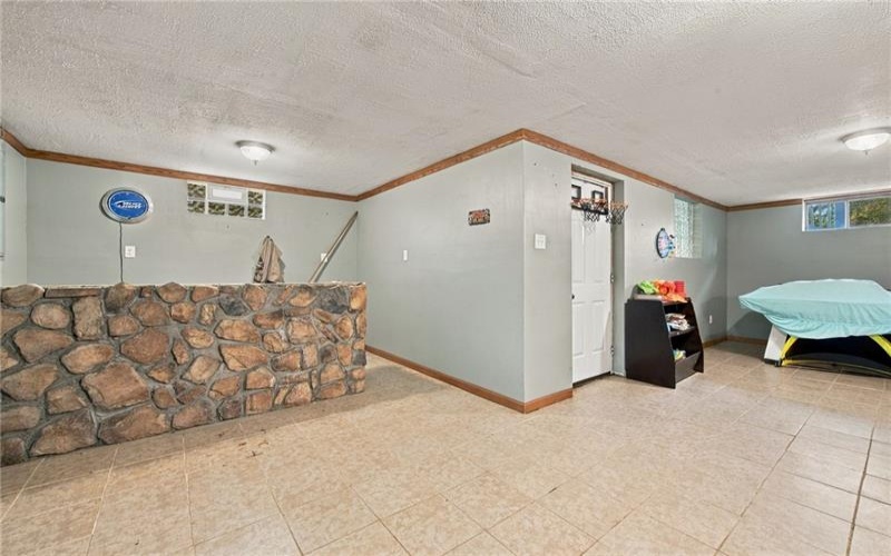 462 BARNEYS RUN ROAD, FREDERICKTOWN, 15333, 3 Bedroom Bedrooms, 8 Room Rooms,1.1 BathroomBathrooms,Residential,For Sale,BARNEYS RUN ROAD,1777218