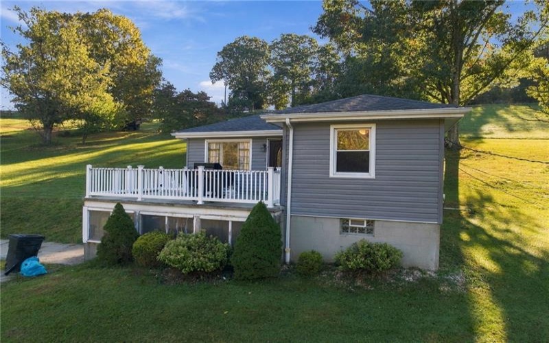 462 BARNEYS RUN ROAD, FREDERICKTOWN, 15333, 3 Bedroom Bedrooms, 8 Room Rooms,1.1 BathroomBathrooms,Residential,For Sale,BARNEYS RUN ROAD,1777218