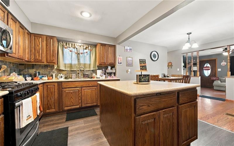 462 BARNEYS RUN ROAD, FREDERICKTOWN, 15333, 3 Bedroom Bedrooms, 8 Room Rooms,1.1 BathroomBathrooms,Residential,For Sale,BARNEYS RUN ROAD,1777218